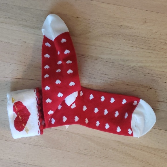 NEW with Tags Finishing Touches Valentines Day Socks SZ 9-11, Acrylic, Spandex.. - Picture 6 of 7